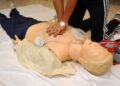 Hướng dẫn thực hành hồi sinh tim phổi cơ bản  (Basic life support) cho người lớn